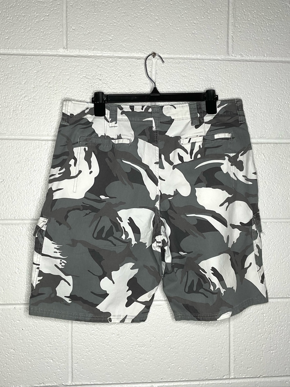 < NWT Wrangler Twill Camouflage Cargo Shorts Relaxed Fit Size 36” > - Picture 4 of 4